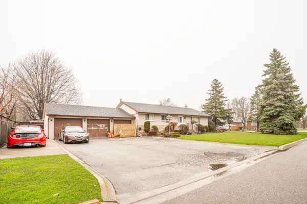 37 Carlyle CRES, Brampton, ON L6W 2Y9
