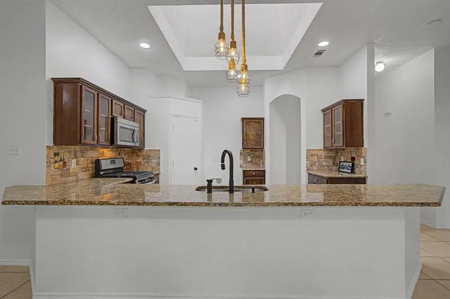 1104 Angel Fire Lane, Arlington, TX 76001