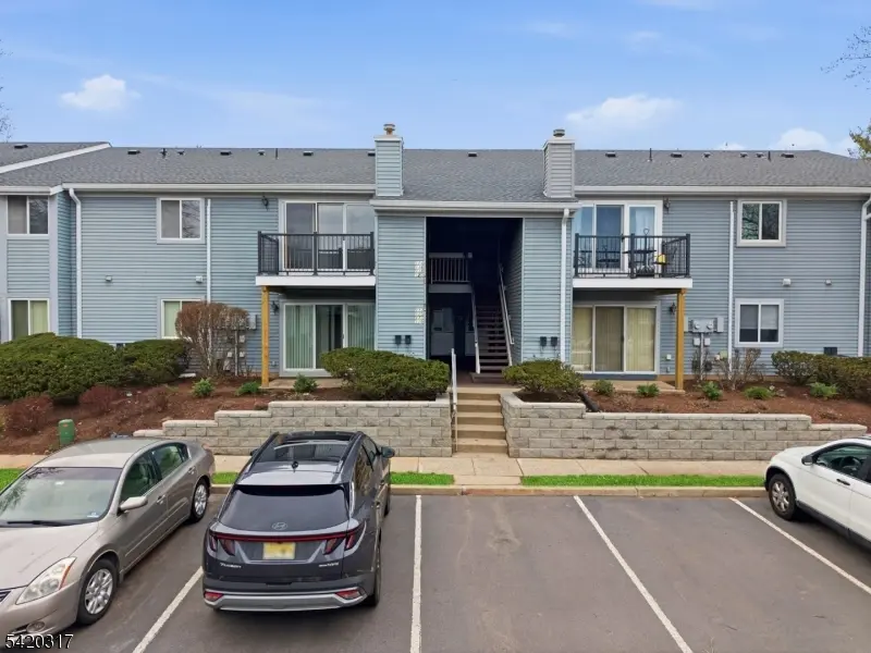 114 Henley Dr #114, Franklin Twp., NJ 08873