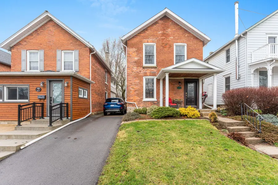 124 John ST, Gananoque, ON K7G 1A5