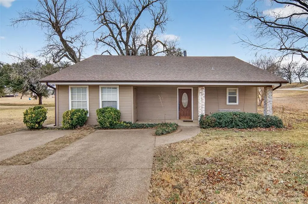 135 Lakeview Drive, Runaway Bay, TX 76426