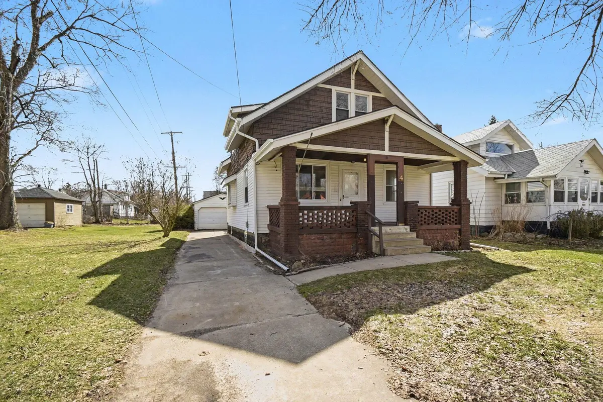 4 Elmwood ST NW, City Of Grand Rapids, MI 49505