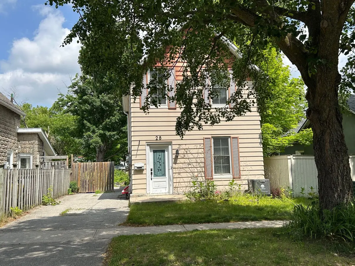 28 Caroline ST, Barrie, ON L4N 2S3