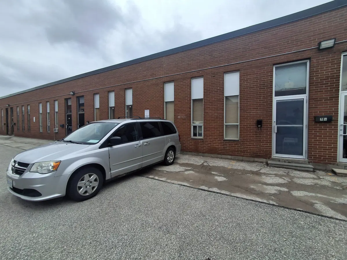 703 Garyray DR, Toronto W05, ON M9L 1R2