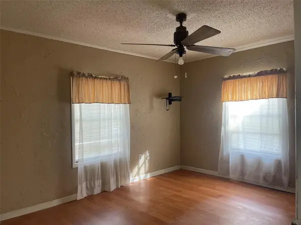 406 S Austin Street, Wolfe City, TX 75496