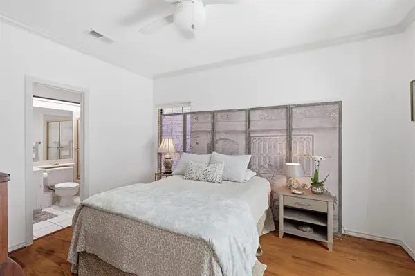 14917 Oaks North Drive, Addison, TX 75254