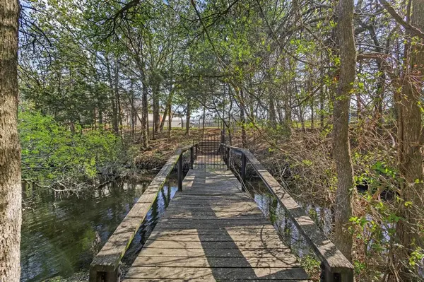 59 College Creek Drive, Denison, TX 75020