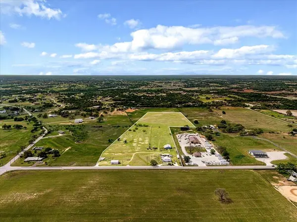 806 Dennis Road, Weatherford, TX 76087