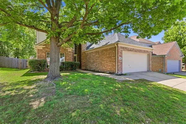 239 High Pointe Lane, Cedar Hill, TX 75104