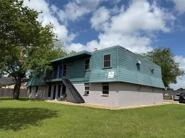 111 E Rogers Street, Arlington, TX 76011