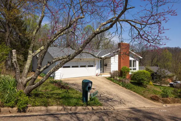 80 Briarwood Dr, Athens, OH 45701