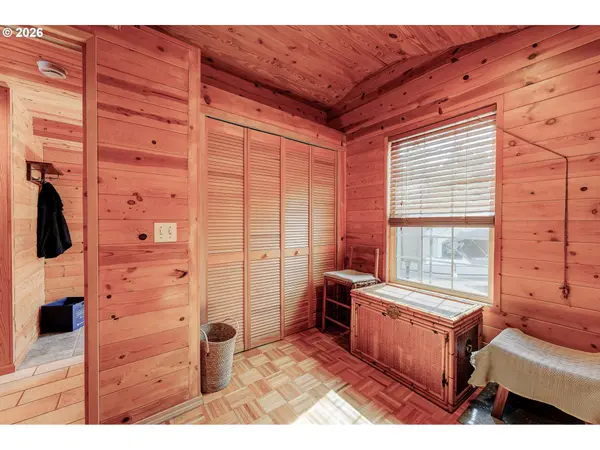 13022 NW Marina WAY #6, Portland, OR 97231