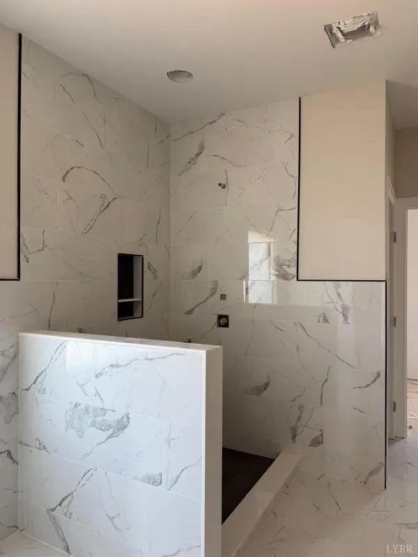 1070 Bradford Crossing PL, Goode, VA 24556