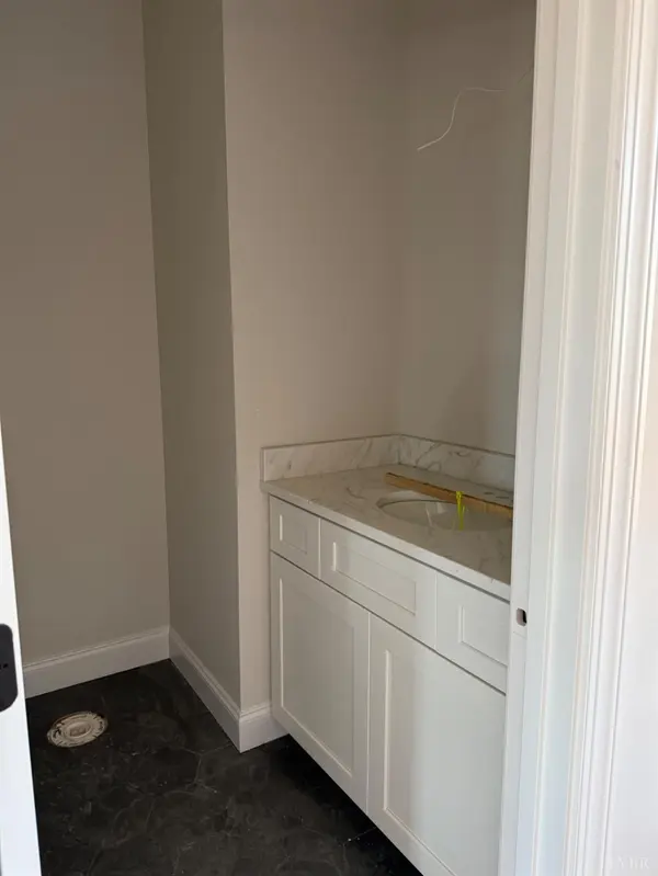 1070 Bradford Crossing PL, Goode, VA 24556