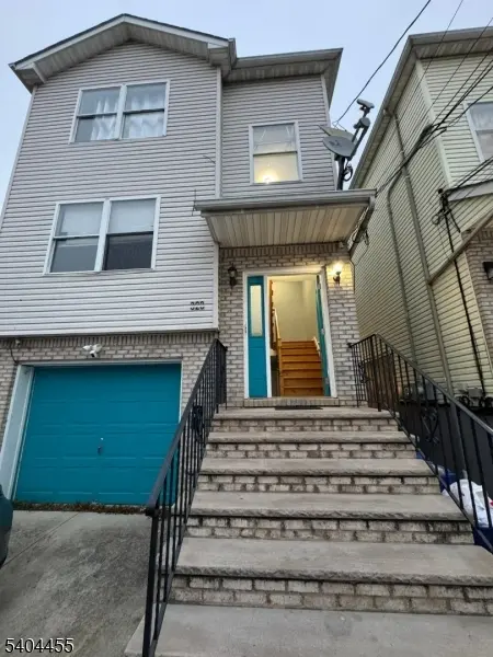 323 Bond St, Elizabeth City, NJ 07206