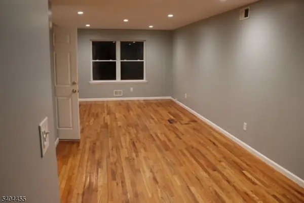 323 Bond St, Elizabeth City, NJ 07206