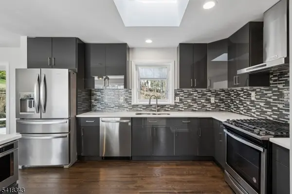 366 Rolling Rock Rd, Mountainside Boro, NJ 07092