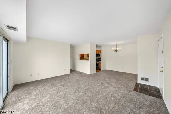 114 Henley Dr #114, Franklin Twp., NJ 08873