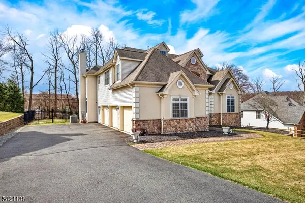 6 Hunter Dr, Mount Olive Twp., NJ 07828