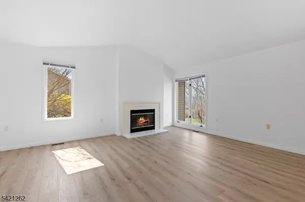 8 Canada Goose Dr, Allamuchy Twp., NJ 07840