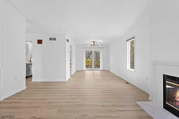 8 Canada Goose Dr, Allamuchy Twp., NJ 07840