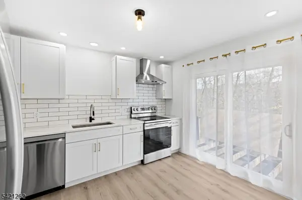 8 Canada Goose Dr, Allamuchy Twp., NJ 07840