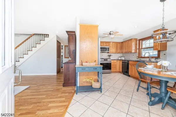 49 Meakin Ave, Rochelle Park Twp., NJ 07662