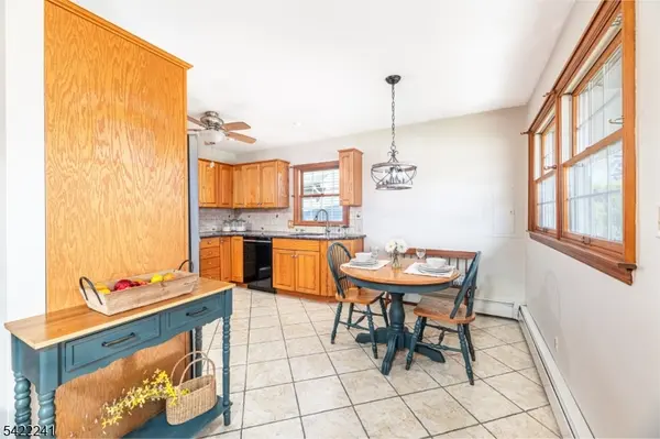 49 Meakin Ave, Rochelle Park Twp., NJ 07662