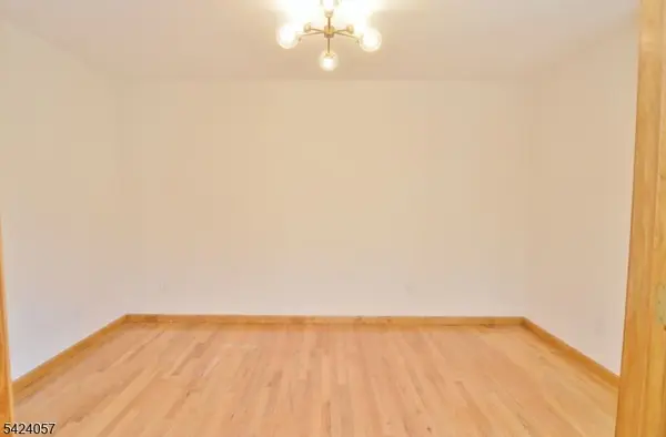 77 Rockwood Rd, Florham Park Boro, NJ 07932