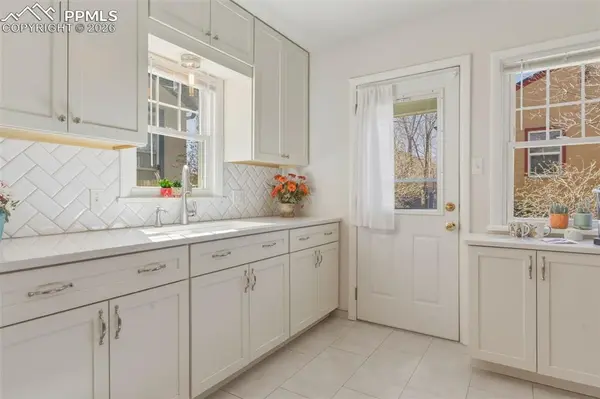 1425 E Kiowa ST, Colorado Springs, CO 80909