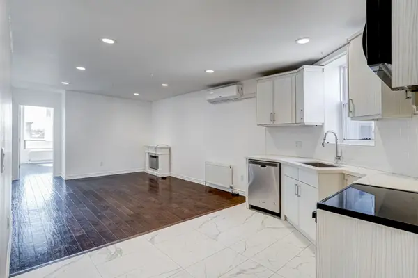 1116 College ST #3rd Lvl, Toronto C01, ON M6H 1B5