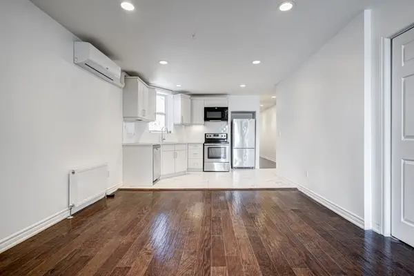 1116 College ST #3rd Lvl, Toronto C01, ON M6H 1B5