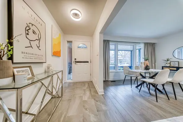 238 Dunview AVE, Toronto C14, ON M2N 4J2