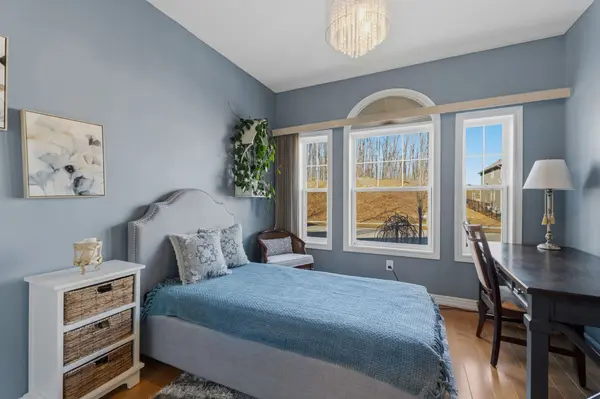 46 Isabella DR, Orillia, ON L3V 0E2