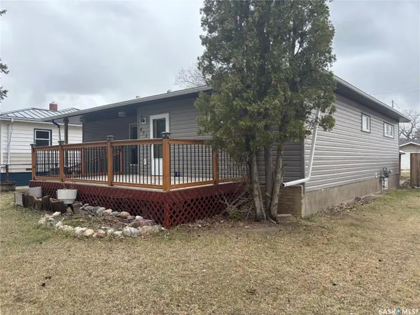 413 Maple STREET, Maple Creek, SK S0N 1N0