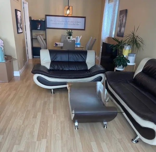 38 Pleasantview AVE, Brampton, ON L6X 2N1