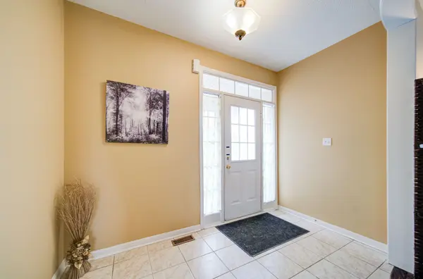 3696 Waterfall CRES, Mississauga, ON L5N 8G8