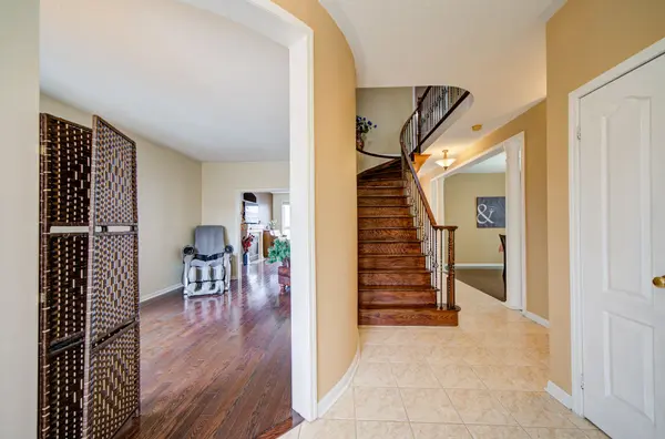 3696 Waterfall CRES, Mississauga, ON L5N 8G8