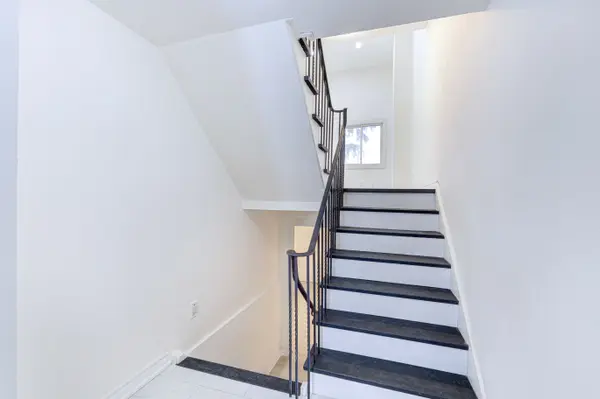 2145 Sherobee RD ##83, Mississauga, ON L5A 3G8