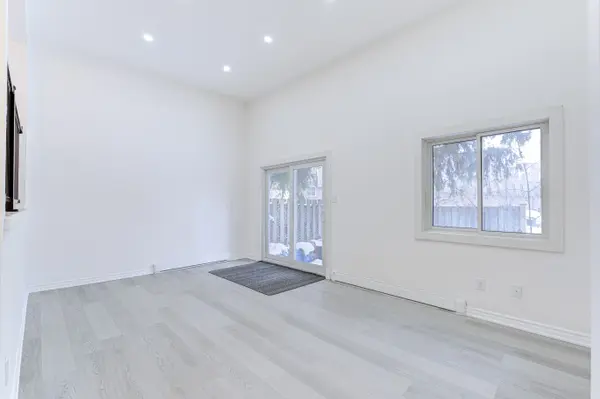 2145 Sherobee RD ##83, Mississauga, ON L5A 3G8