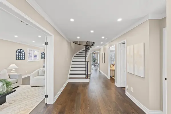 33 Hutton CRES, Caledon, ON L7C 1A3