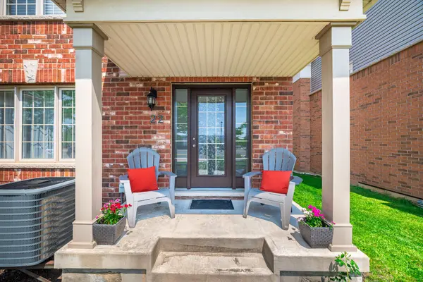 22 Mcdevitt LN, Caledon, ON L7C 3S2