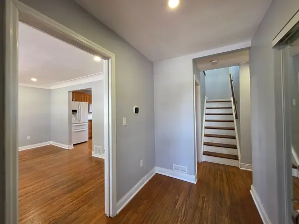 100 Corman AVE #Upper Level, Hamilton, ON L8G 3W2