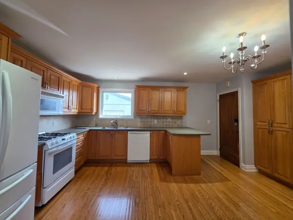 100 Corman AVE #Upper Level, Hamilton, ON L8G 3W2