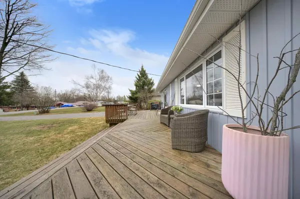 251 Lakeshore DR, Kawartha Lakes, ON K0A 1M0