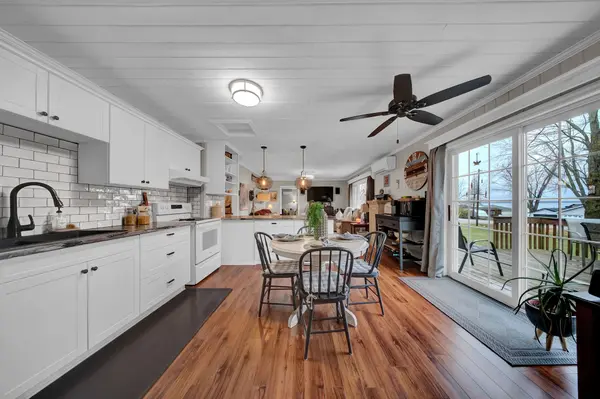 251 Lakeshore DR, Kawartha Lakes, ON K0A 1M0