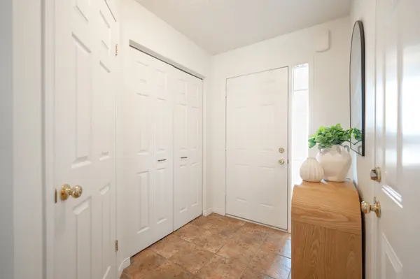 30 Fallowfield DR, Kitchener, ON N2C 0A8