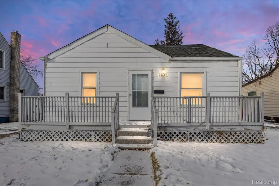 23741 Lambrecht AVE, Eastpointe, MI 48021