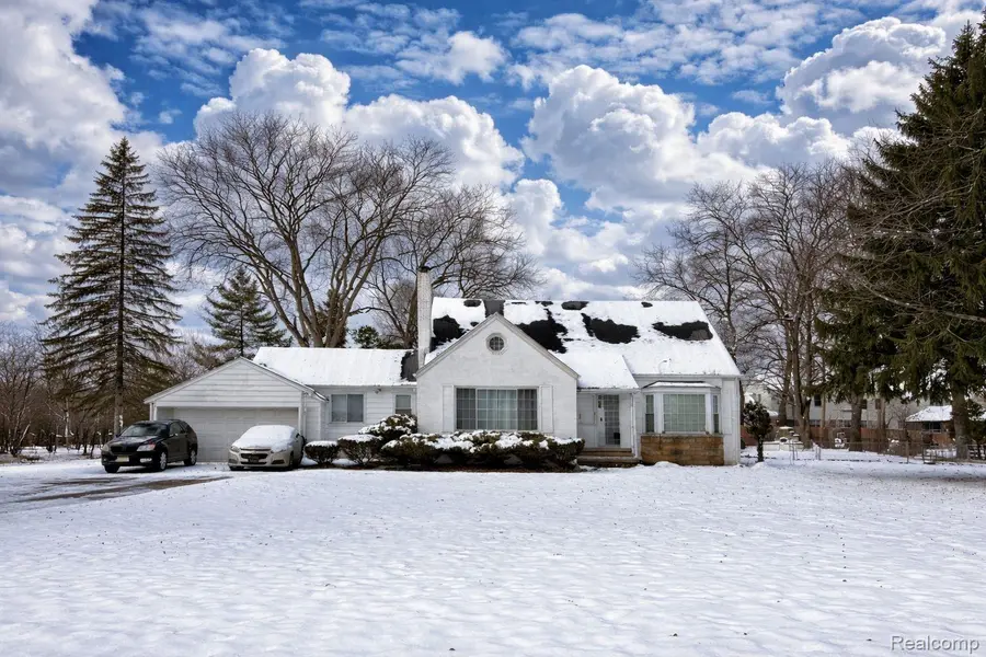 18510 George Washington DR, Southfield, MI 48075