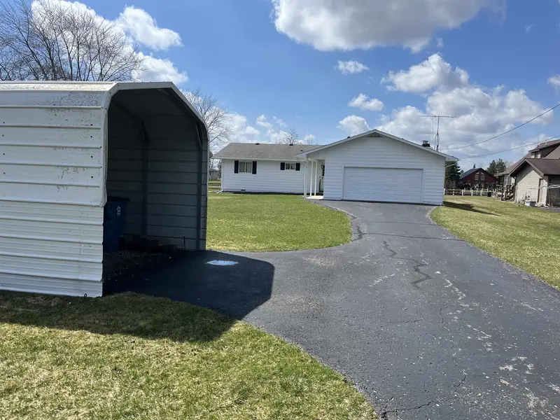 716 Allen CT, Au Gres Twp, MI 48703